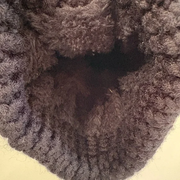 Ugg new black bean pom pom hat with soft warm inside. - Picture 3 of 3